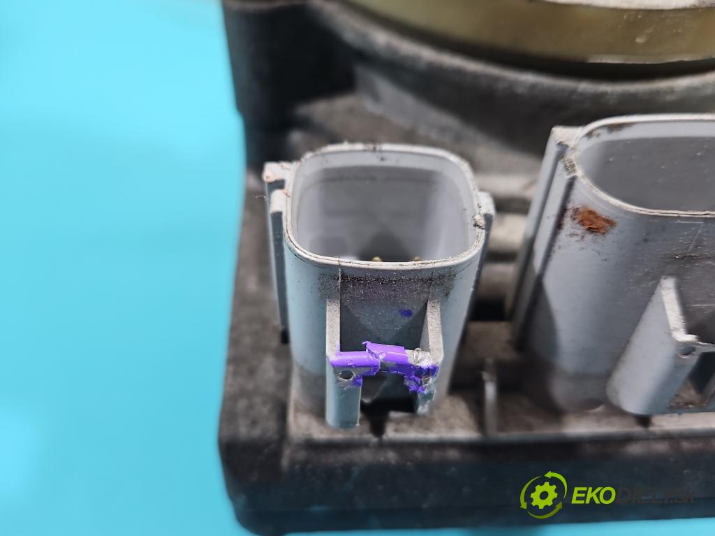 Mazda 5  2005-2010 2.0 16V 145 hp manual 107 kW 1999 cm3 5- čerpadlo posilovač 995-11605-1 (Servočerpadlo)