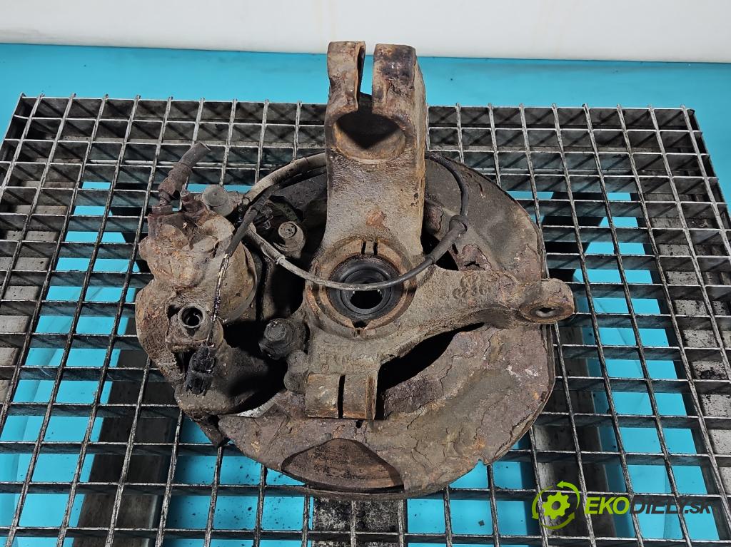 Mazda 5  2005-2010 2.0 16V 145 HP manual 107 kW 1999 cm3 5- náboj pravé  (Náboj kolesa)