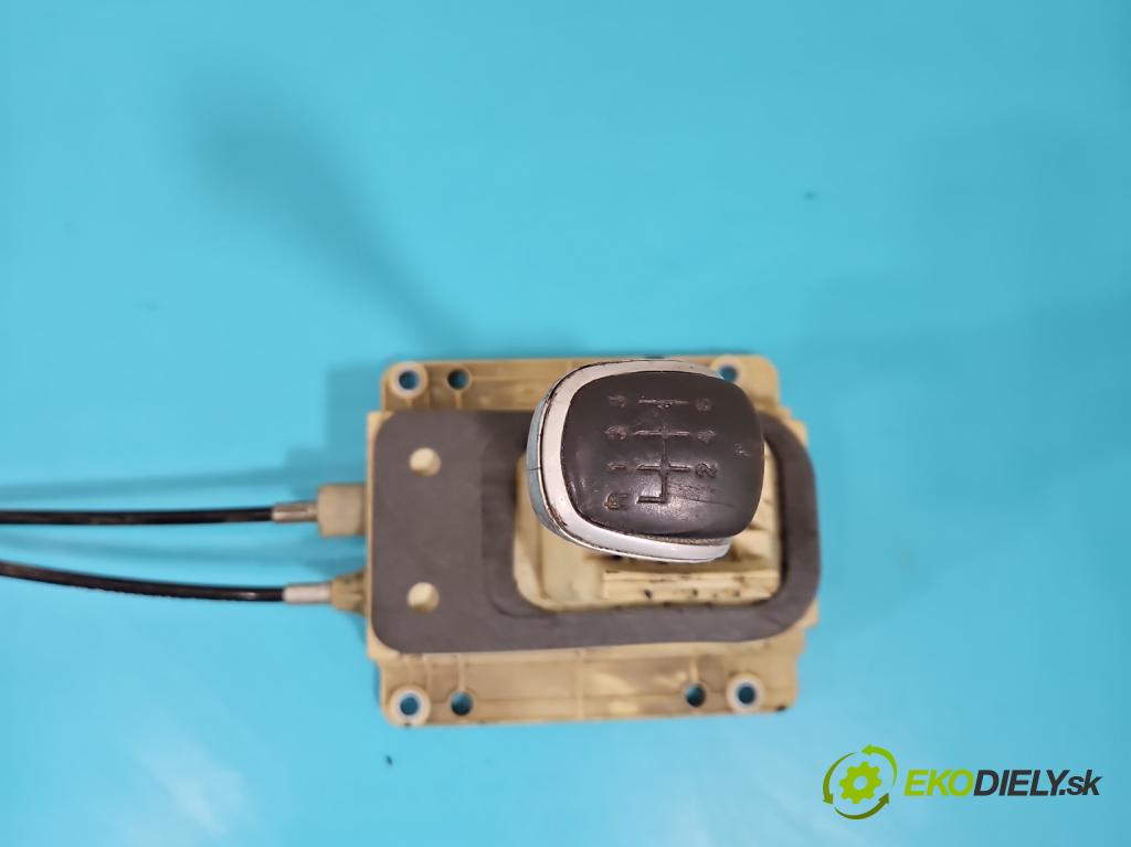 Lancia Delta III 2008-2014 1.4 T 120 HP manual 88 kW 1368 cm3 5- Páka: Změny: stupeň,rýchlosť 463133050 (Rýchlostná páka (kulisa))