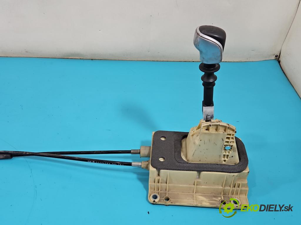 Lancia Delta III 2008-2014 1.4 T 120 HP manual 88 kW 1368 cm3 5- Páka: Změny: stupeň,rýchlosť 463133050 (Rýchlostná páka (kulisa))