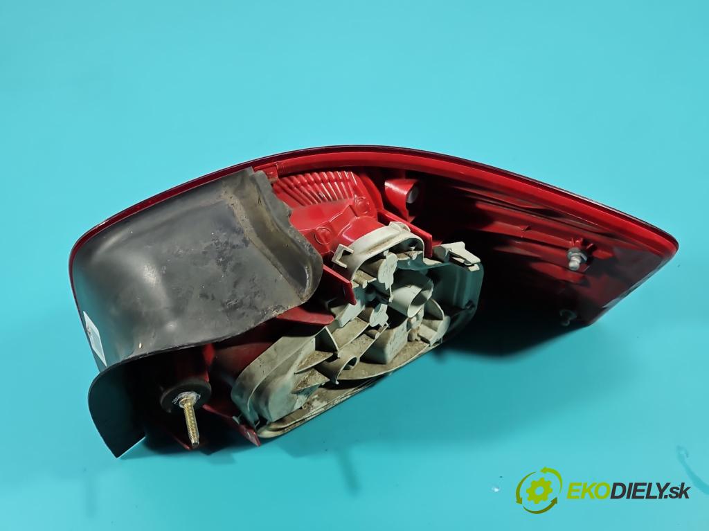 Audi A3 8P 2003-2012 1.6 FSI 116 HP manual 85 kW 1598 cm3 3- svetlo / reflektor zadné ľavé 8P0945095A (Kľučka dverí ostatné)