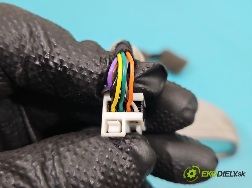 Mercedes CLS II C218 2010-2018 3.0 cdi (642853) 265KM automatic 195 kW 2987 cm3 4- zrkadlo uvnitř:  (Spätné zrkadlo vnútorné)