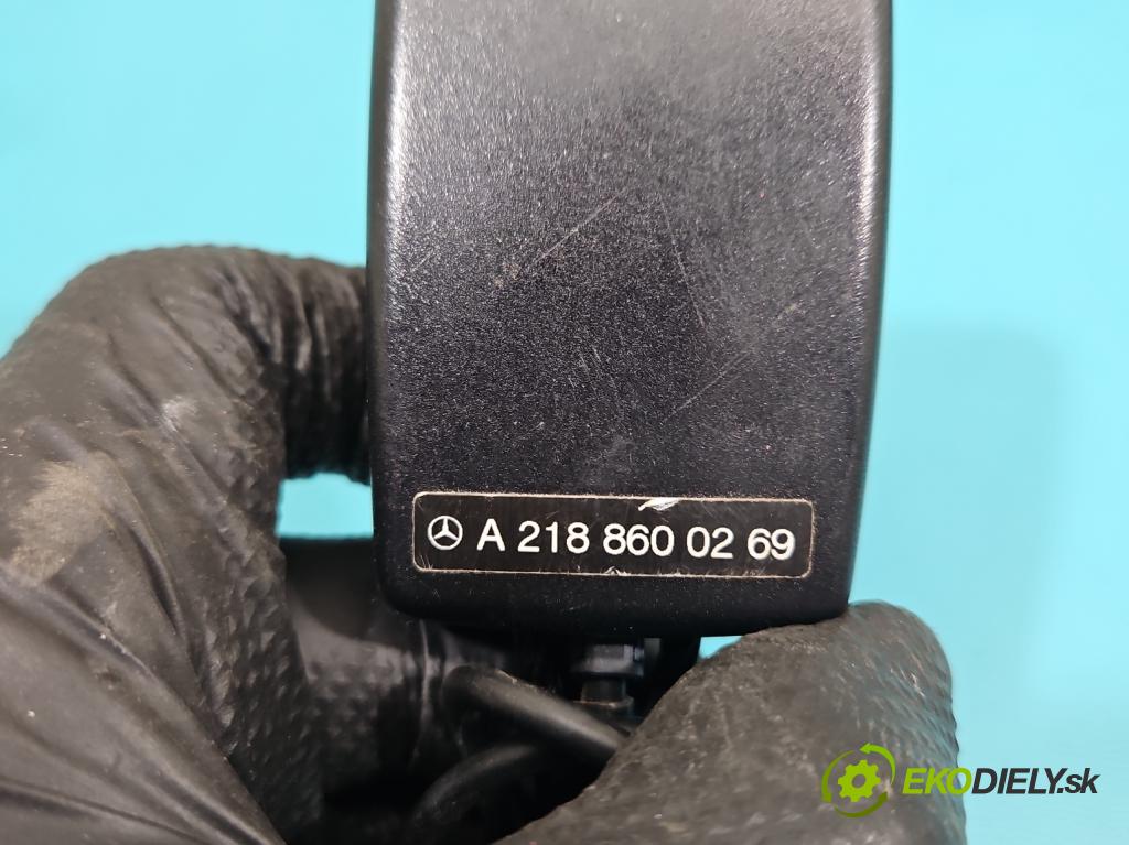 Mercedes CLS II C218 2010-2018 3.0 cdi (642853) 265KM automatic 195 kW 2987 cm3 4- pas bezpečnosť: predné ľavý A2188600269