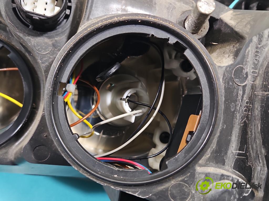 Alfa romeo 159 2.2 JTS 185 hp manual 136 kW 2198 cm3 4- světlo pravý 60682088 (Pravé přední světlo)