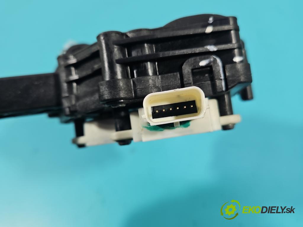 Opel Mokka A 2012-2019 1.4 T 140 HP manual 103 kW 1364 cm3 5- pedal plyn potenciometr: 96892406