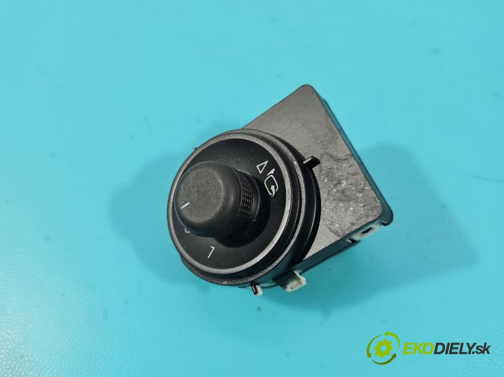 Opel Mokka A 2012-2019 1.4 T 140 hp manual 103 kW 1364 cm3 5- Přepínač oken zpětných zrcátek 94506893