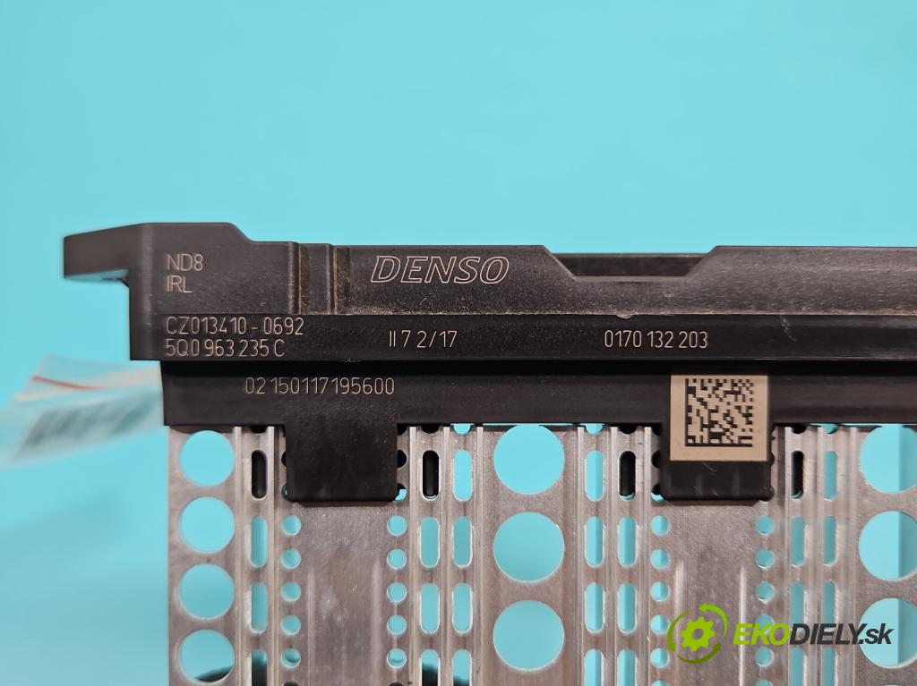 Skoda Superb III 2015-2024 2.0 tdi 190 hp automatic 140 kW 1968 cm3 5- radiátor CZ013410-0692 (Radiátor topení)