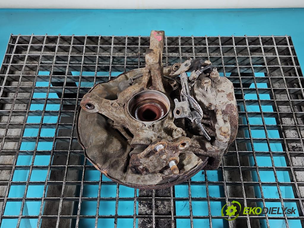 Toyota Avensis II T25 2003-2008 2.2 D-CAT 177 HP manual 130 kW 2231 cm3 5- náboj ľavé  (Náboj kolesa)