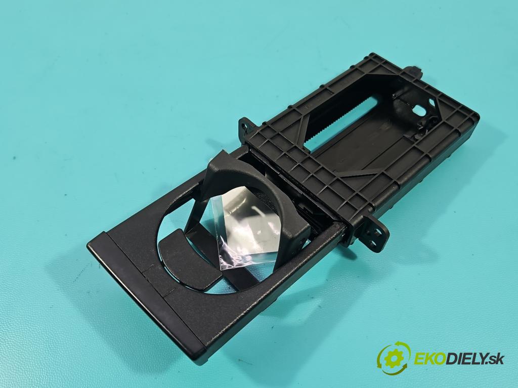 Toyota Avensis II T25 2003-2008 2.2 D-CAT 177 HP manual 130 kW 2231 cm3 5- Rukojeť: na nápoje:  (Držiak (úchyt) na nápoje)