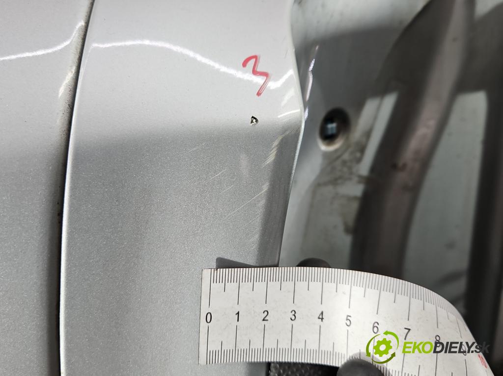 Toyota Rav4 III 2005-2012 2.2 D4D 136hp manual 100 kW 2231 cm3 5- zadní kufrové dveře  (Zadní kapota (kufr))