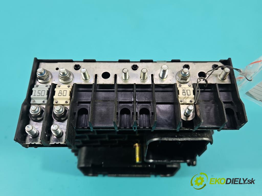 Audi A3 8P 2003-2012 1.6 FSI 116 hp manual 85 kW 1598 cm3 3- skříňka pojistková 1K0937124H (Pojistková skříňka)