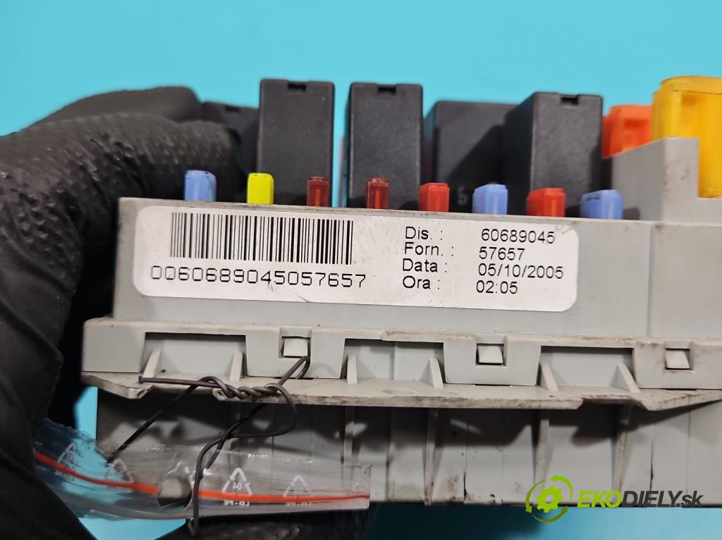 Alfa romeo 159 2.2 JTS 185 hp manual 136 kW 2198 cm3 4- skříňka pojistková 60689045 (Pojistková skříňka)