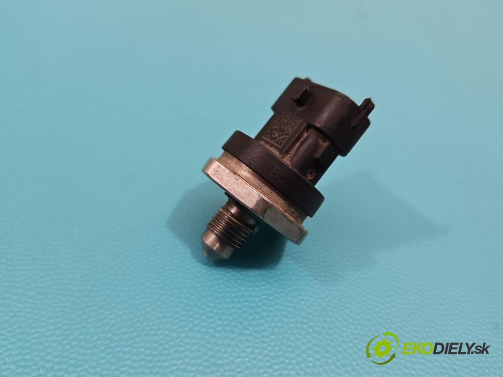 Alfa romeo 159 2.2 JTS 185 HP manual 136 kW 2198 cm3 4- snímač tlak: palivo 0261545011 (Snímač)