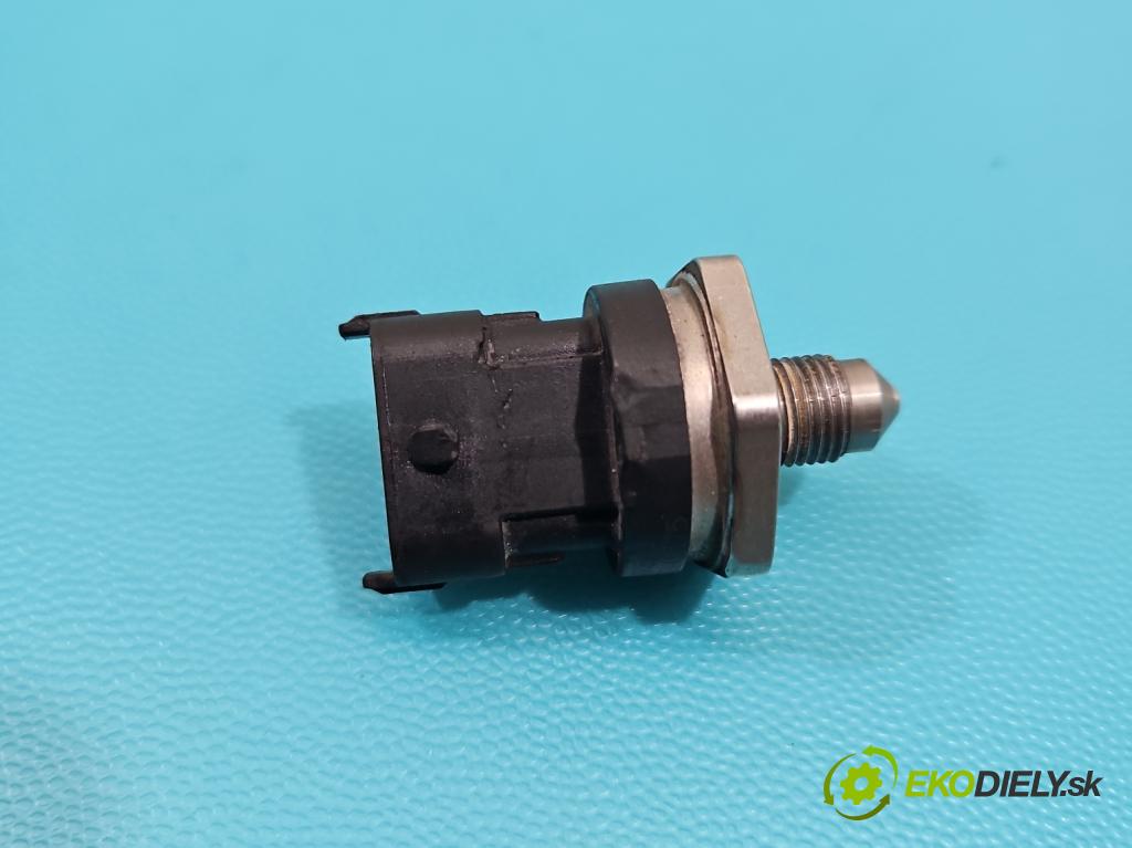 Alfa romeo 159 2.2 JTS 185 HP manual 136 kW 2198 cm3 4- snímač tlak: palivo 0261545011 (Snímač)