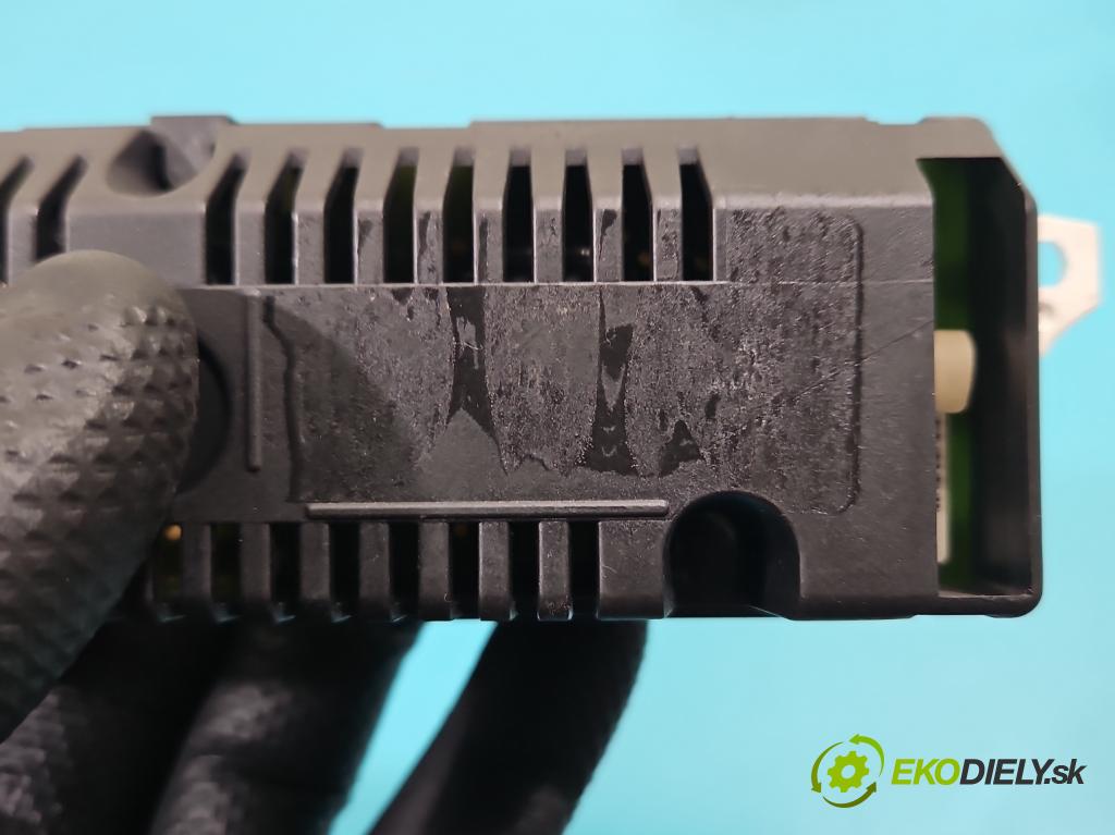 Peugeot 308 I 2007-2013 1.6 16V 120 HP manual 88 kW 1598 cm3 5- Zobrazit: 5555502902 (Prístrojová doska)