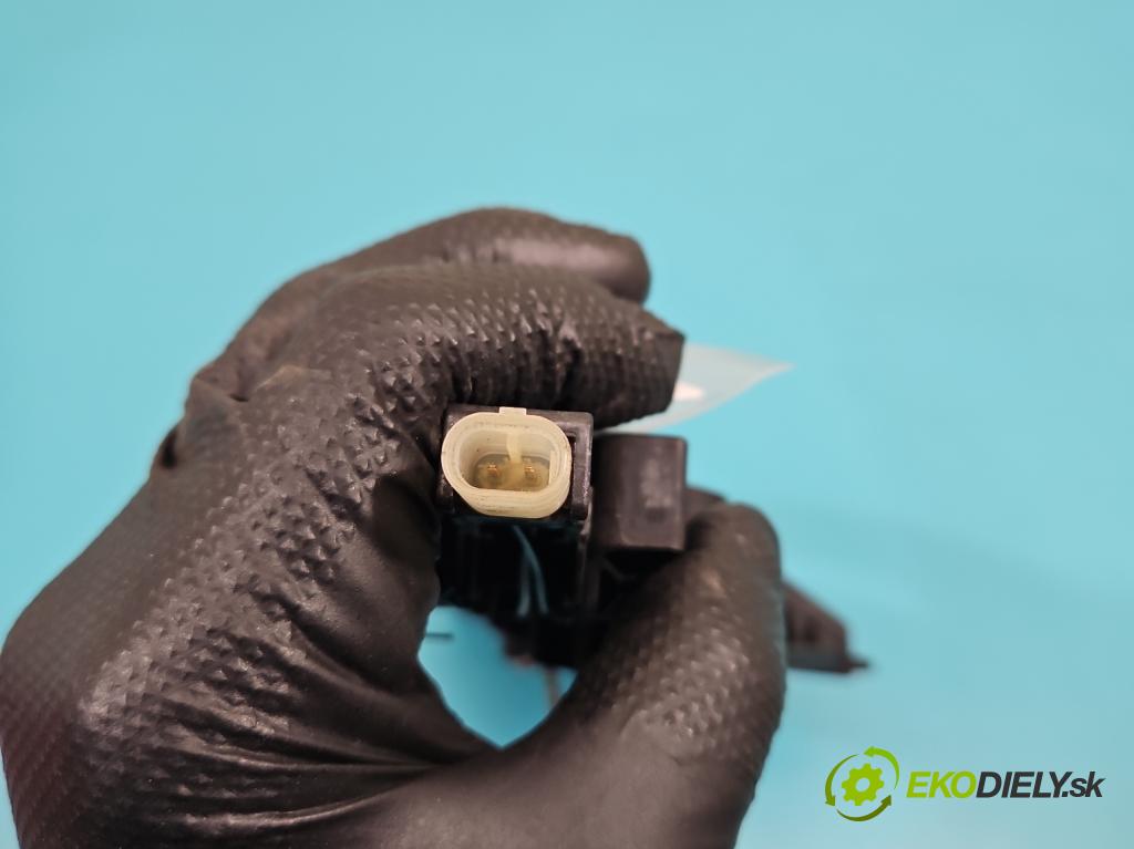 Audi A6 C7 2011-2018 3.0 tdi 204 hp automatic 150 kW 2967 cm3 4- klika přední levé 4H1837885 (Vnější přední levá klika dveří)