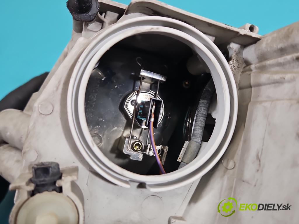 Skoda Octavia II 2004-2013 1.9 tdi 105 HP manual 77 kW 1896 cm3 5- Reflektor: pravý  (Svetlo predné pravé)