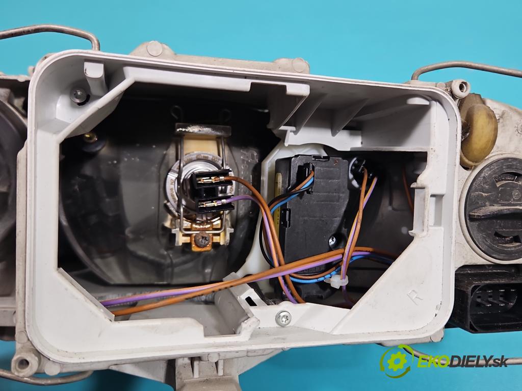 Skoda Octavia II 2004-2013 1.9 tdi 105 HP manual 77 kW 1896 cm3 5- Reflektor: pravý  (Svetlo predné pravé)