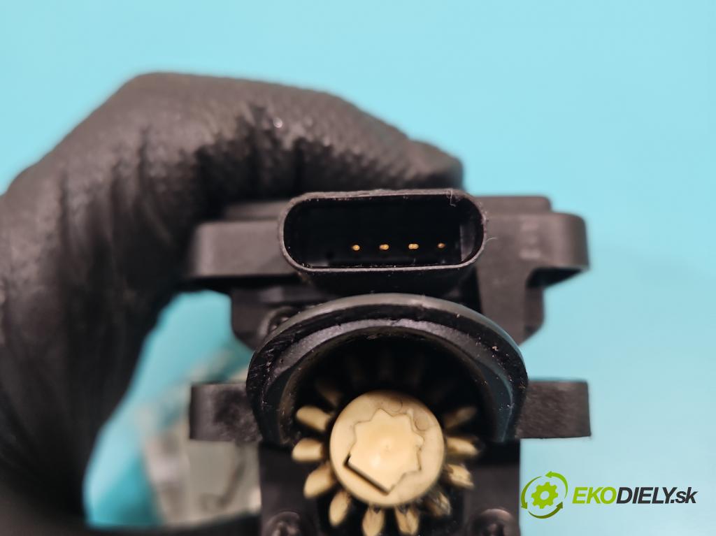 Jeep Grand Cherokee WK2 IV 2010-2021 3.0 CRD 241KM automatic 177 kW 2987 cm3 5- Ovladač: klapky: kolektor  (Motorček ostatné)