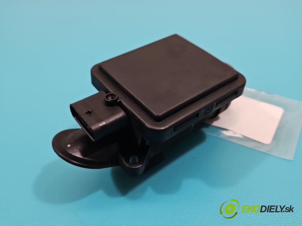 Jeep Grand Cherokee WK2 IV 2010-2021 3.0 CRD 241KM automatic 177 kW 2987 cm3 5- Ovladač: klapky: kolektor  (Motorček ostatné)