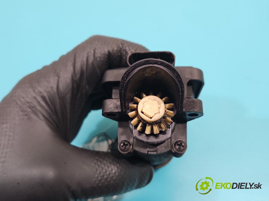 Jeep Grand Cherokee WK2 IV 2010-2021 3.0 CRD 241KM automatic 177 kW 2987 cm3 5- Ovladač: klapky: kolektor  (Motorček ostatné)