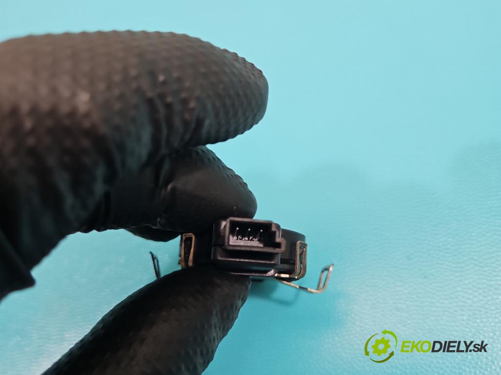 Skoda Superb III 2015-2024 2.0 tdi 190 HP automatic 140 kW 1968 cm3 5- snímač déšť: 5Q0955547B (Snímač dažďa)