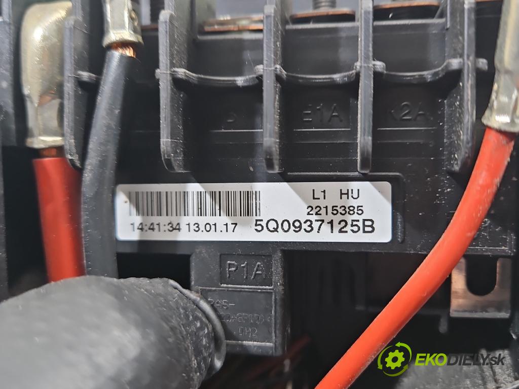 Skoda Superb III 2015-2024 2.0 tdi 190 hp automatic 140 kW 1968 cm3 5- skříňka pojistková 5Q0907361D (Pojistková skříňka)