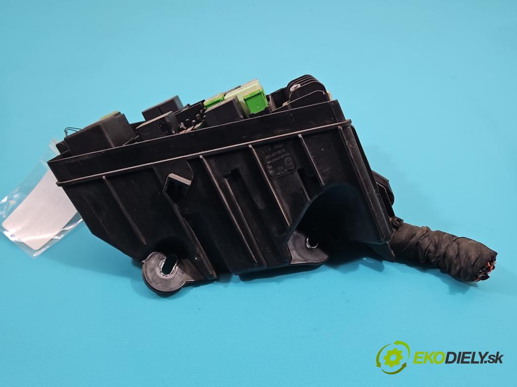 Skoda Superb III 2015-2024 2.0 tdi 190 hp automatic 140 kW 1968 cm3 5- skříňka pojistková 5Q0907361D (Pojistková skříňka)