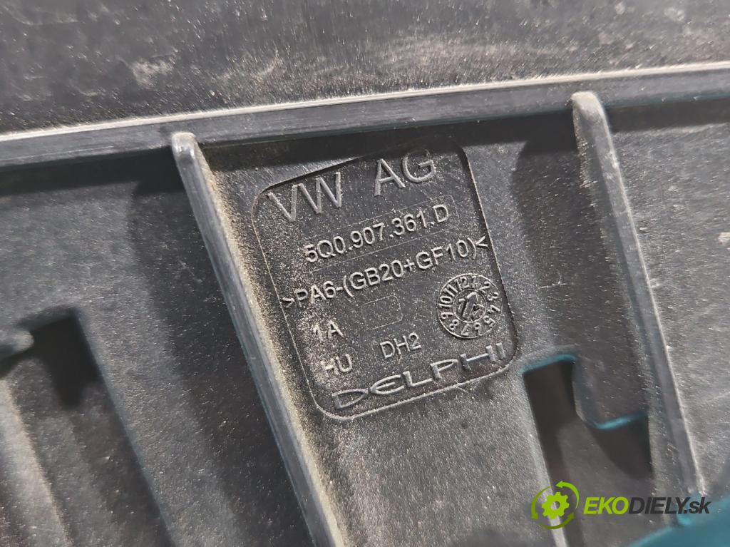 Skoda Superb III 2015-2024 2.0 tdi 190 hp automatic 140 kW 1968 cm3 5- skříňka pojistková 5Q0907361D (Pojistková skříňka)