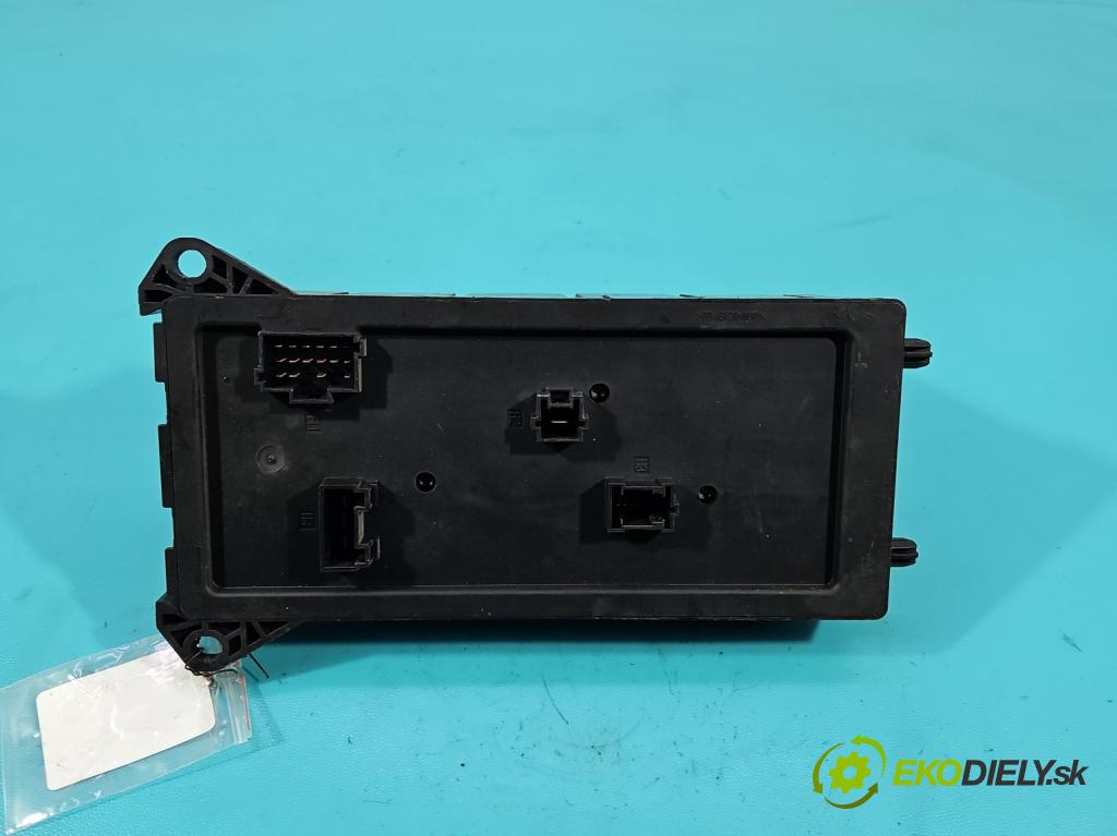 Vw Crafter 2006-2016 2.5 tdi 136hp manual 100 kW 2461 cm3 4- skříňka pojistková A9069004600 (Pojistková skříňka)