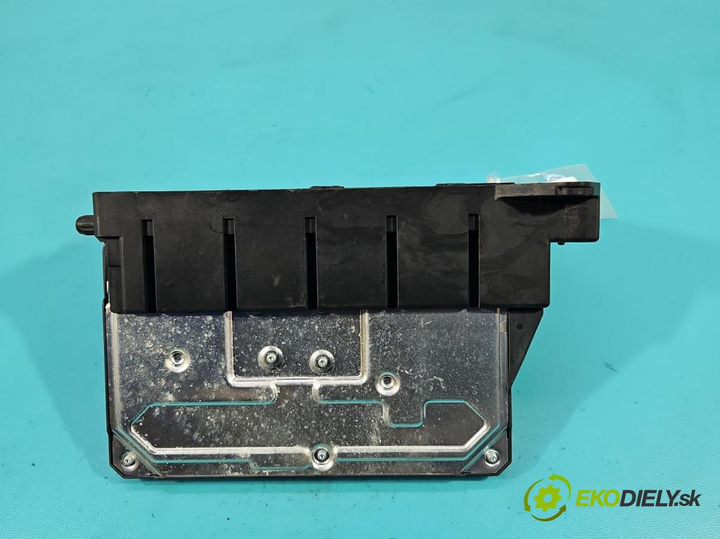 Vw Crafter 2006-2016 2.5 tdi 136hp manual 100 kW 2461 cm3 4- skříňka pojistková A9069004600 (Pojistková skříňka)