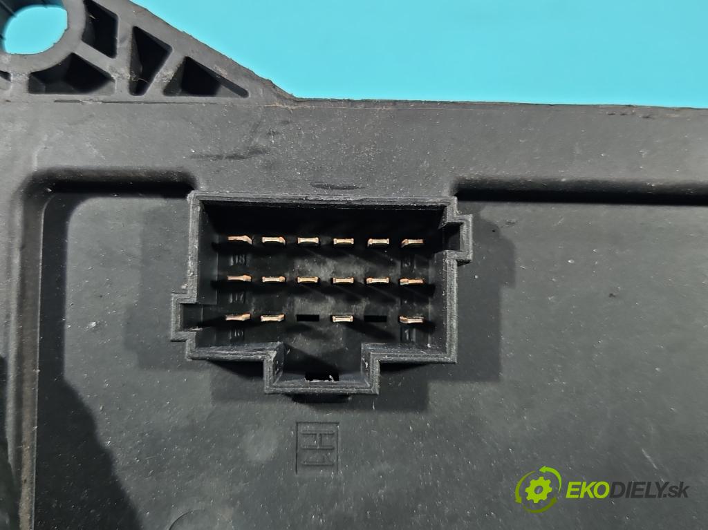 Vw Crafter 2006-2016 2.5 tdi 136hp manual 100 kW 2461 cm3 4- skříňka pojistková A9069004600 (Pojistková skříňka)