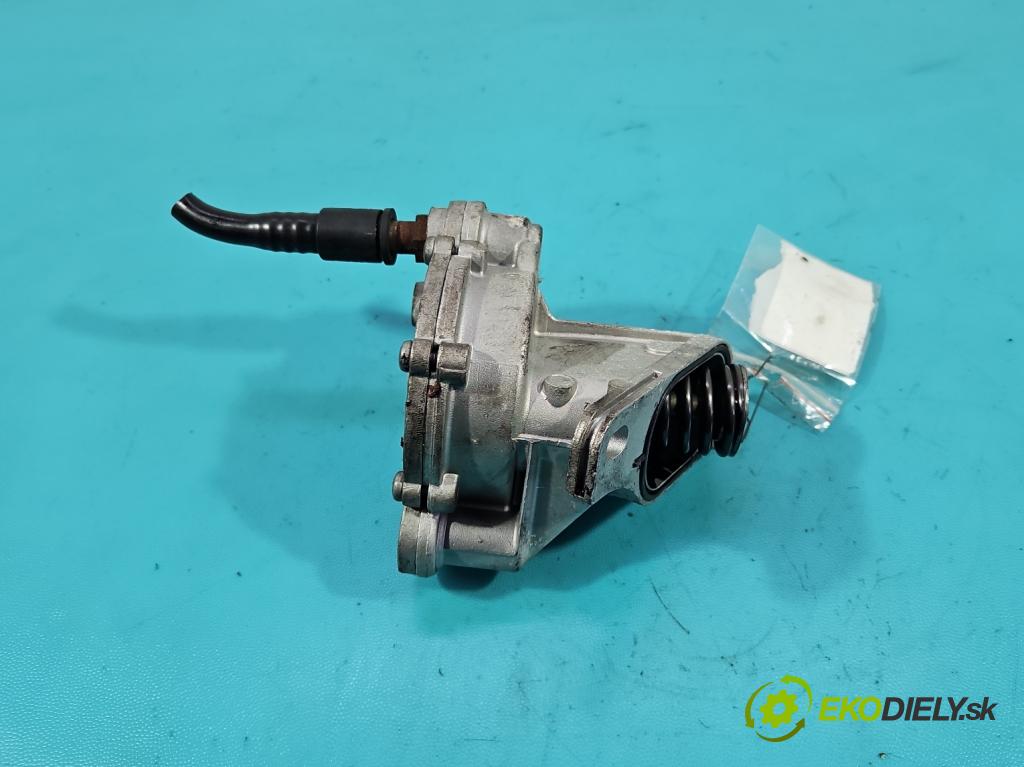 Vw Crafter 2006-2016 2.5 tdi 136hp manual 100 kW 2461 cm3 4- čerpadlo vákuum 074145100A