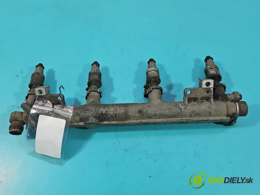 Opel Vectra C 2002-2008 2.2 16V 147 HP manual 108 kW 2198 cm3 5- vstrek 12564446 (Vstrekovač paliva)