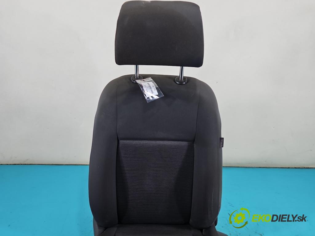 Vw Golf plus 1.9 tdi 105 HP manual 77 kW 1896 cm3 5- Sedačka ľavý  (Sedadlo)