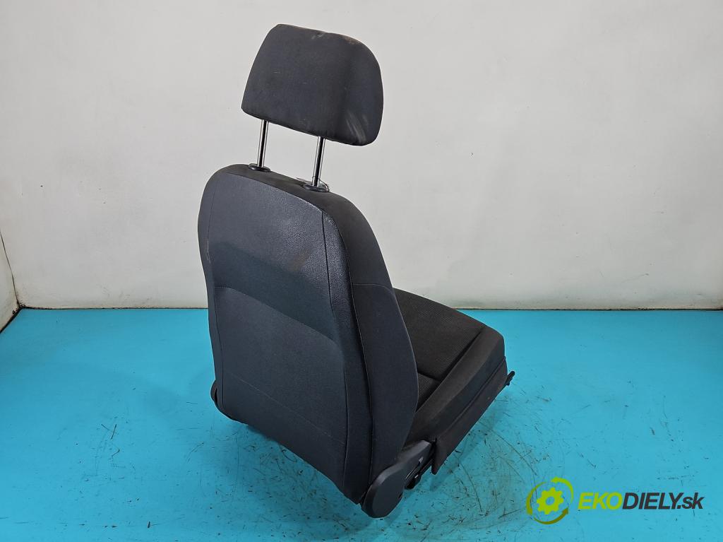 Vw Golf plus 1.9 tdi 105 HP manual 77 kW 1896 cm3 5- Sedačka ľavý  (Sedadlo)