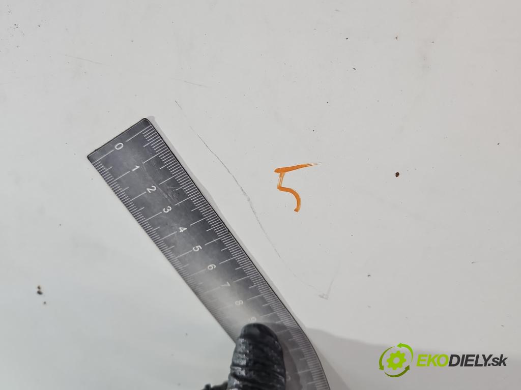 Vw LT II 1996-2006 2.5 tdi 109 HP manual 80 kW 2461 cm3 5- kapota predná