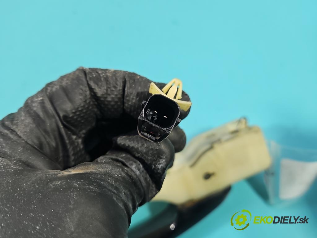 Kia Sportage II 2004-2010 2.0 16V 141 HP manual 104 kW 1975 cm3 5- rukoväť predné ľavé mimo:  (Kľučka dverí vonkajšia predná ľavá)