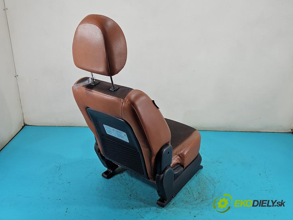 Kia Sportage II 2004-2010 2.0 16V 141 HP manual 104 kW 1975 cm3 5- Sedačka pravý (Sedadlo)