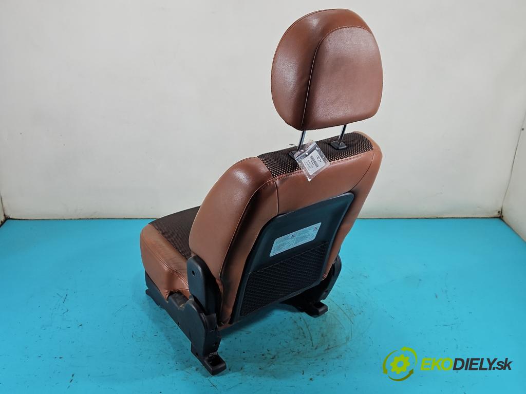 Kia Sportage II 2004-2010 2.0 16V 141 HP manual 104 kW 1975 cm3 5- Sedačka pravý (Sedadlo)