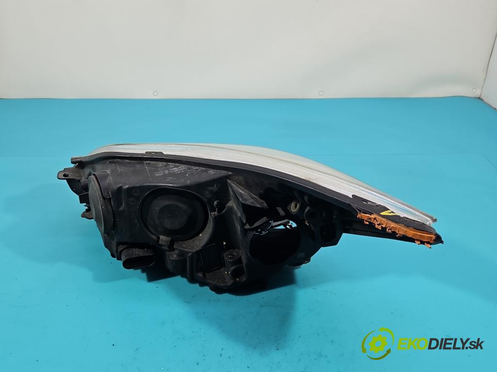 Ford Focus Mk3 2010-2018 1.6 tdci 116 hp manual 85 kW 1560 cm3 5- světlo pravý  (Pravé přední světlo)
