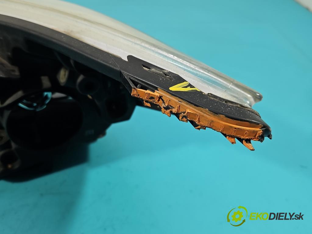 Ford Focus Mk3 2010-2018 1.6 tdci 116 hp manual 85 kW 1560 cm3 5- světlo pravý  (Pravé přední světlo)