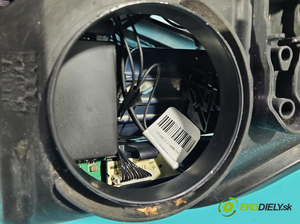 Ford Focus Mk3 2010-2018 1.6 tdci 116 hp manual 85 kW 1560 cm3 5- světlo pravý  (Pravé přední světlo)