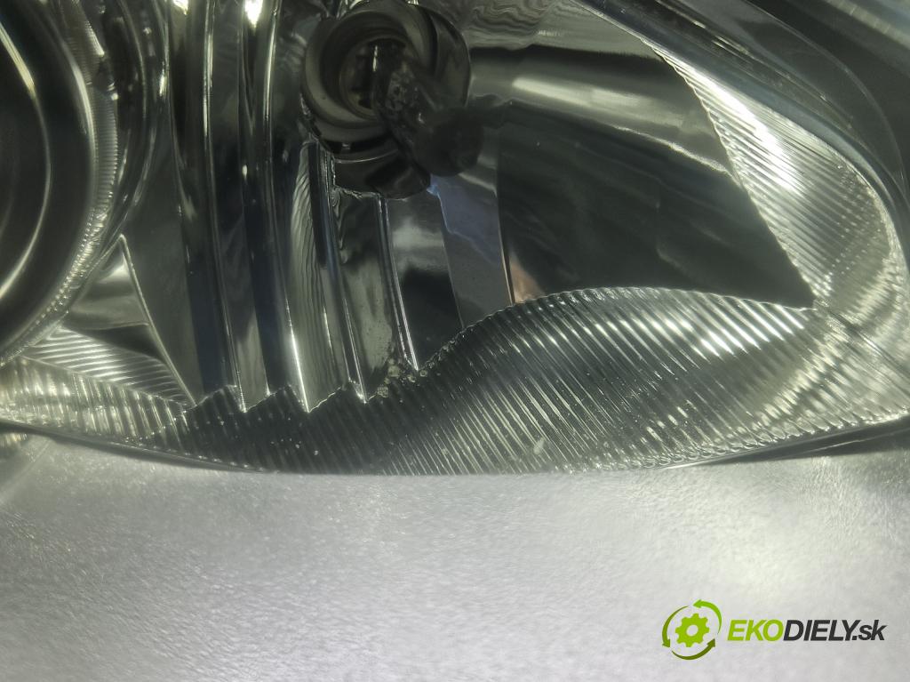 Ford Focus Mk3 2010-2018 1.6 tdci 116 hp manual 85 kW 1560 cm3 5- světlo pravý  (Pravé přední světlo)