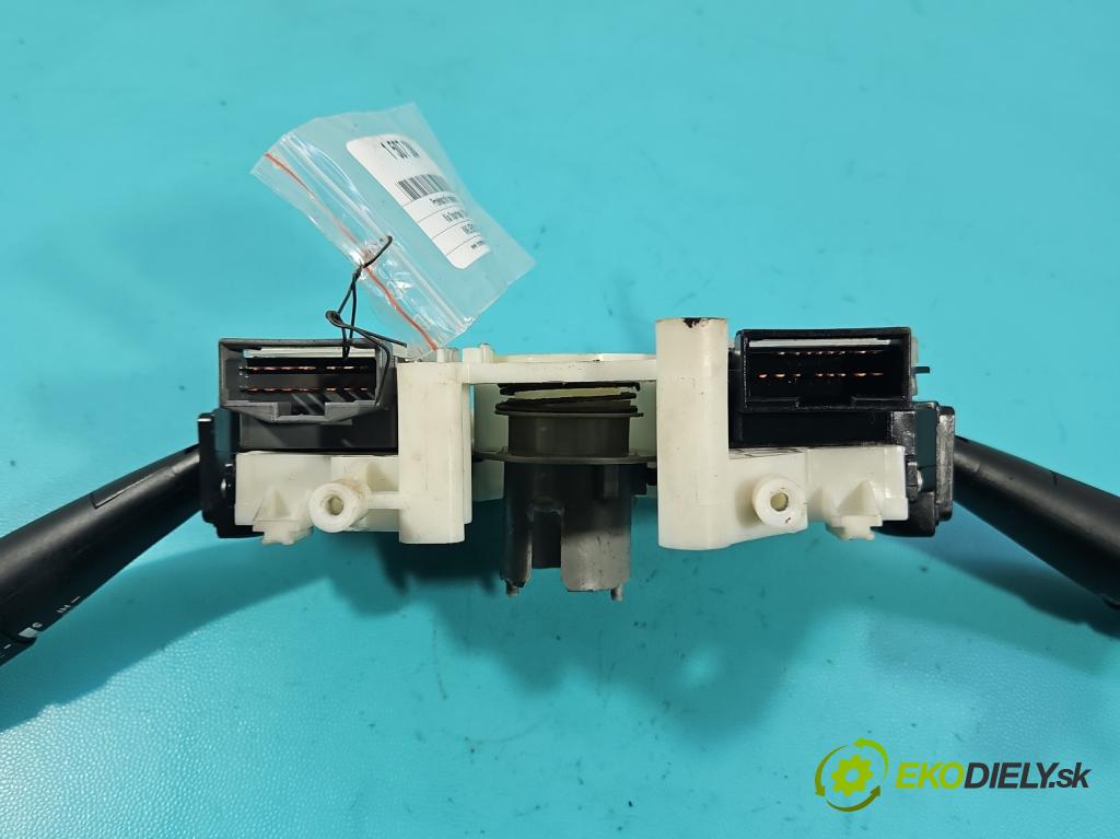 Kia Sportage II 2004-2010 2.0 16V 141 HP manual 104 kW 1975 cm3 5- prepínač komplex:  (Prepínacie páčky pod volantom)