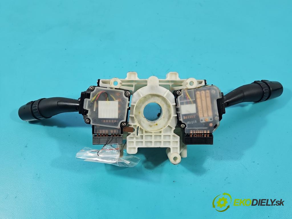 Kia Sportage II 2004-2010 2.0 16V 141 HP manual 104 kW 1975 cm3 5- prepínač komplex:  (Prepínacie páčky pod volantom)