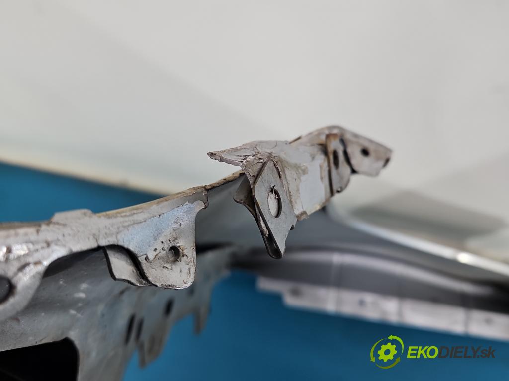 Mercedes CLS II C218 2010-2018 3.0 cdi (642853) 265KM automatic 195 kW 2987 cm3 4- blatnik přední levý  (Levý přední blatník)