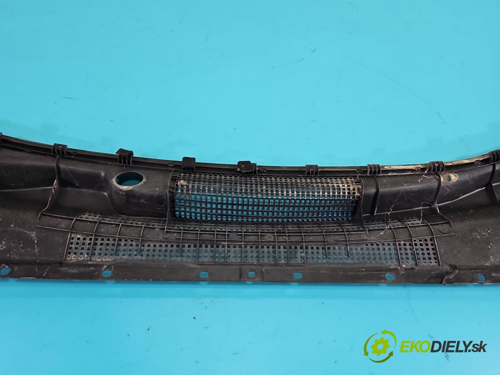 Kia Sportage II 2004-2010 2.0 16V 141 HP manual 104 kW 1975 cm3 5- torpédo 86150-1F000 (Torpédo (plast pod čelným sklom))