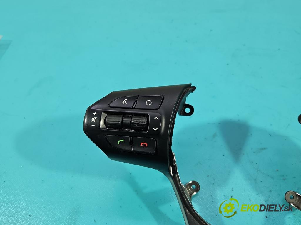 Kia Sorento III 2014-2020 2.0 crdi 185 HP automatic 136 kW 1999 cm3 5- prepínač multifunkční: řízení:  (Prepínacie páčky pod volantom)