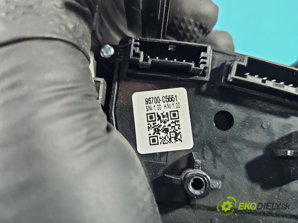 Kia Sorento III 2014-2020 2.0 crdi 185 HP automatic 136 kW 1999 cm3 5- prepínač multifunkční: řízení:  (Prepínacie páčky pod volantom)